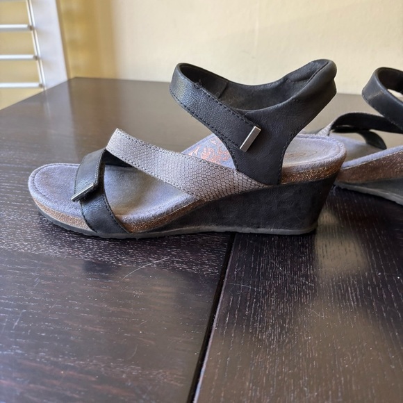 Aetrex 8 Snake skin Bryn walking sandal - Picture 4 of 11